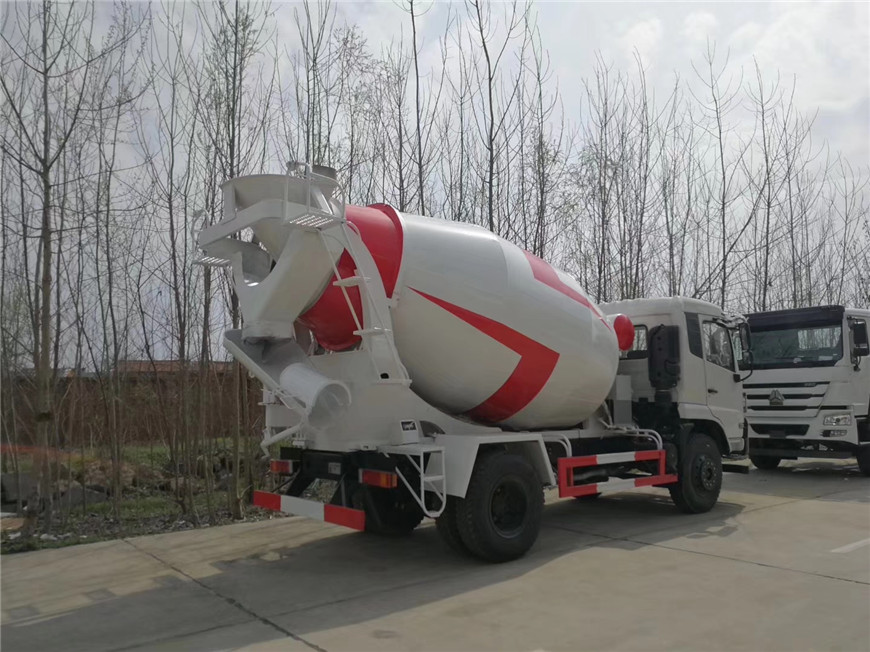 航天萬(wàn)山5方攪拌車(chē)