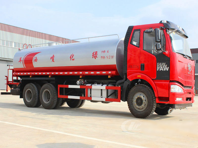 解放20噸灑水車(chē)成功交付客戶